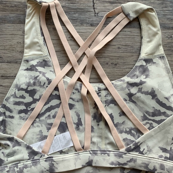 NWT Fabletics Kessler Bra - Picture 9 of 9